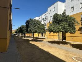Piso en venta en La Oliva-Polígono Sur(41013) photo 0