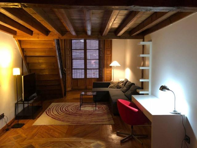 Apartamento en alquiler en Casco Antiguo photo 0