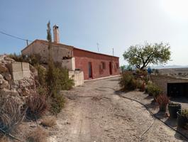 FINCA AGRICOLA DE 14 HAS CON 2 VIVIENDAS Y ALMACENES photo 0