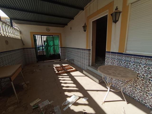 CASA CON PATIO EN PLENO CENTRO DE PUERTO LUMBRERAS photo 0