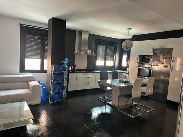 PISO ESTILO MODERNO EN EL CENTRO DE PUERTO LUMBRERAS photo 0