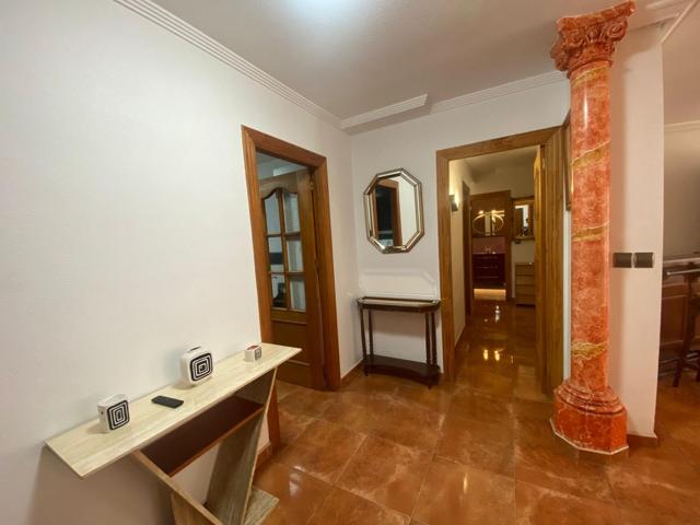 PISO EN ALAMEDA DE CERVANTES photo 0
