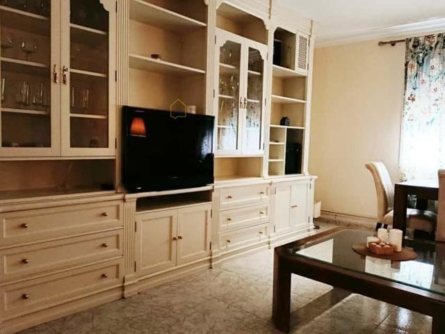 Casa de 4 dormitorios, terraza y patio a la venta en Virgen de las Huertas photo 0