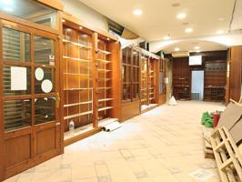 Bajo comercial, en plena Corredera, Lorca photo 0