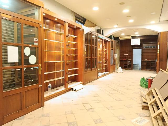 Bajo comercial, en plena Corredera, Lorca photo 0