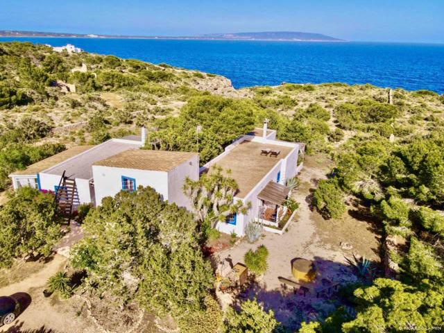 Villa en venta en Cap De Barbaria photo 0