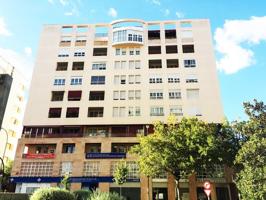 Local comercial en venta en Badajoz Capital photo 0
