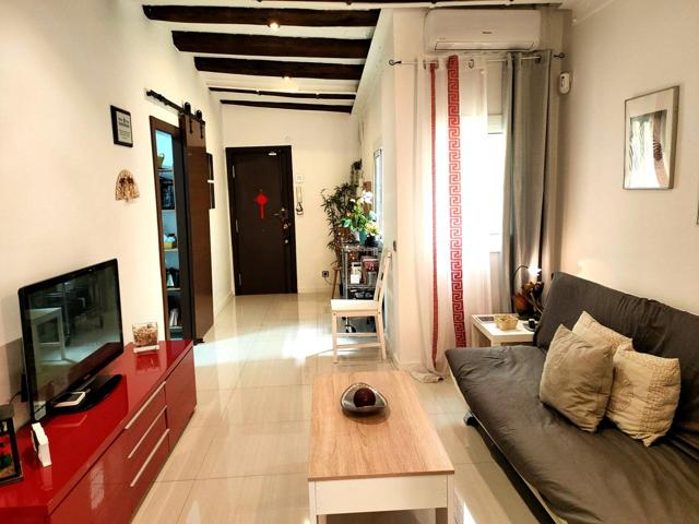 Bonito piso en venta en Ciutat Vella photo 0