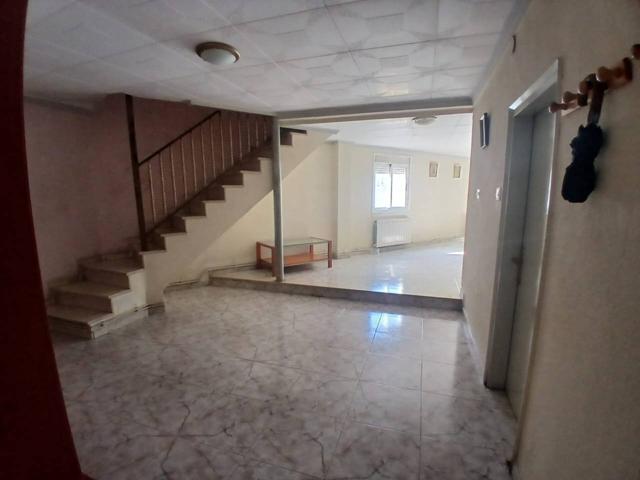 ¡Casa esquinera en venta en Terrassa! photo 0