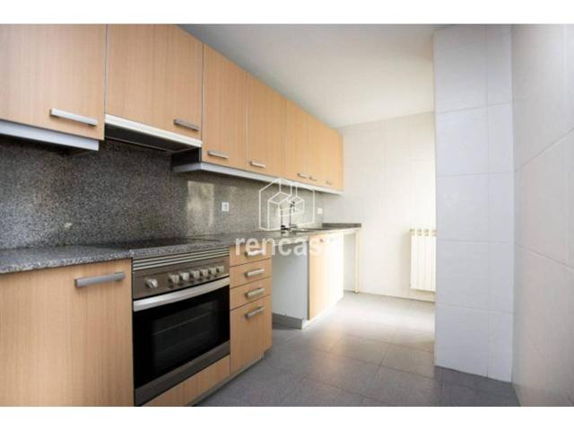 Seminuevo con piscina photo 0