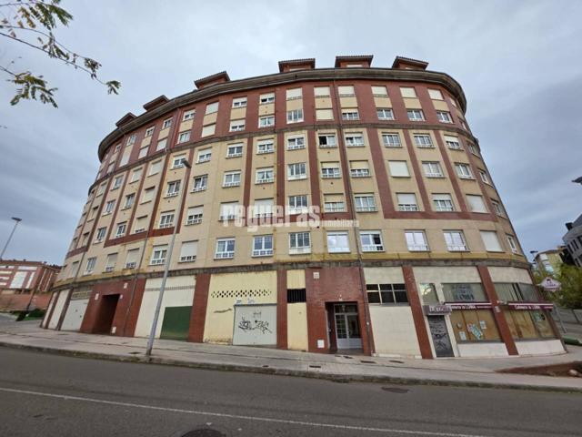 Piso en alquiler en Avilés photo 0