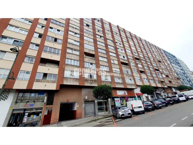 Piso en venta en la calle Juan Ochoa, Avilés photo 0