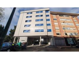 ¡Oportunidad en Avilés! Plaza de garaje cerrada en Calle Pelayo photo 0