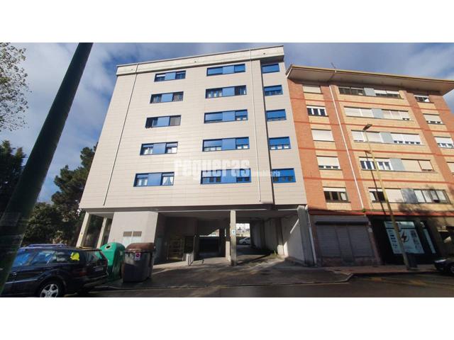 ¡Oportunidad en Avilés! Plaza de garaje cerrada en Calle Pelayo photo 0