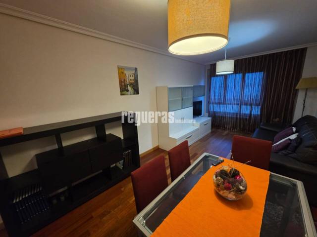 Excelente vivienda en Avenida Bruselas, Oviedo – Frente al Centro Comercial Los Prados photo 0