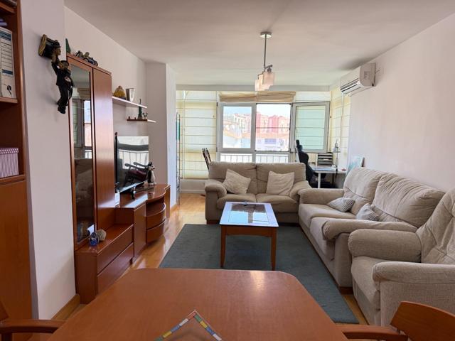 Amplia vivienda de 4 dormitorios en el Barrio de la Paz – Málaga photo 0