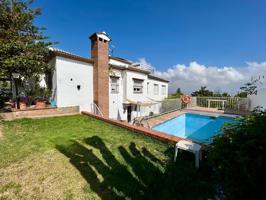 Descubra esta exclusiva y encantadora villa en Alhaurín de la Torre ✨ Un oasis de confort, privacidad y estilo en una de las mejores zonas residenciales de la localidad photo 0