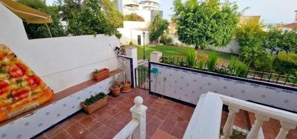 Esta magnífica vivienda se ubica en una de las zonas residenciales más valoradas de Montemar photo 0