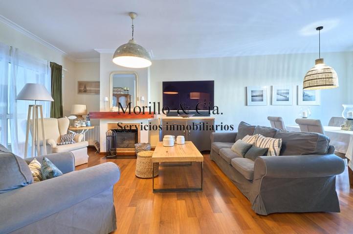 Casa en la costa rodeada de zonas verdes photo 0