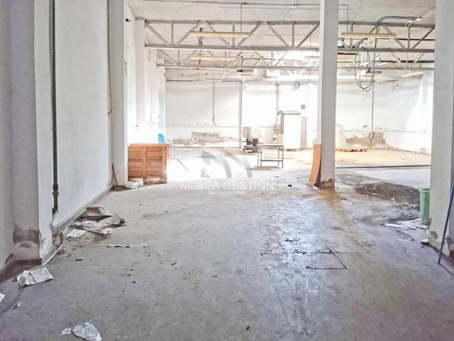 El Cabanyal te espera: invierte en dos locales junto a la playa de Valencia photo 0
