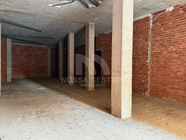 Oportunidad de Inversión: Conjunto de Locales Comerciales en Burjassot, Valencia photo 0
