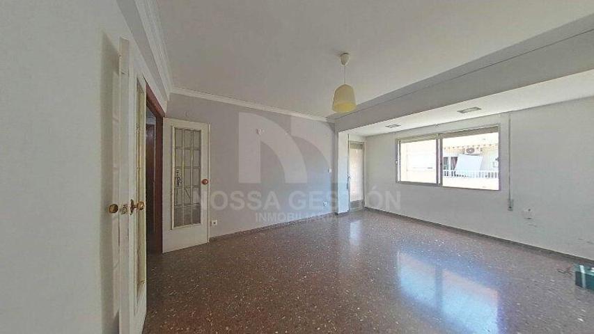 Espacioso Piso VPO en Venta en Gandía, Valencia con Garaje Incluido photo 0