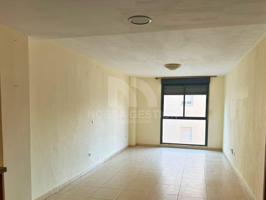Vivienda en Tercera Planta con Garaje y Trastero en Almazora photo 0