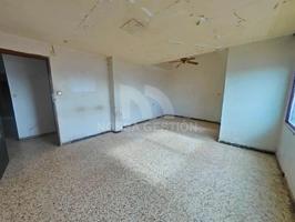 Vivienda en el Centro de VillaReal con muchas posibilidades – REFORMAR o INVERSIÓN photo 0