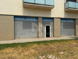 Amplio local de 234m² con salida de humos en alquiler en Ciutat Fallera - Benicalap photo 0