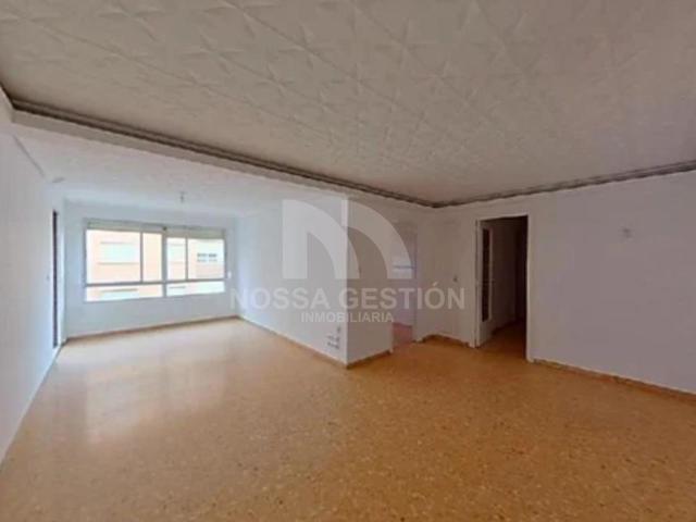 Piso en Venta en Rentabilidad en Torrefiel, Valencia - Contrato de Alquiler Vigente hasta Abril 2026 photo 0