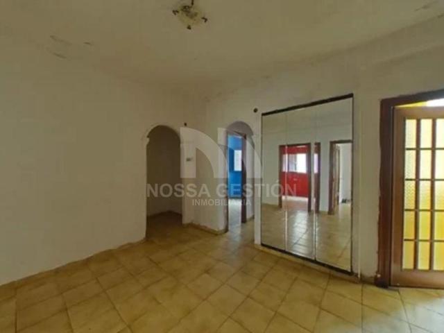 SE VENDE Piso en Rentabilidad - ALQUILADO Barrio Torrefiel photo 0