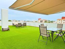 Ático con Terraza de 100m², Garaje y Trastero a 1km de la Playa en Residencial con Piscina – Dénia photo 0
