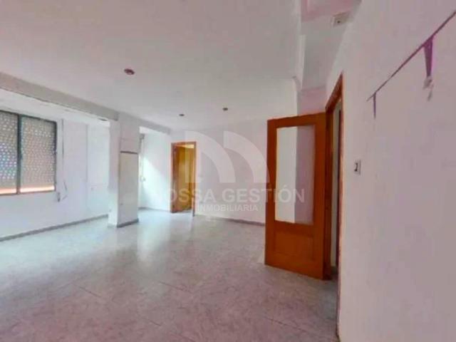 Piso de 3 dormitorios en Gandía, céntrico y bien comunicado photo 0