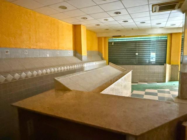 Local Comercial en Venta en Gandía - 85 m² en Zona Transitada - Oportunidad de Negocio photo 0