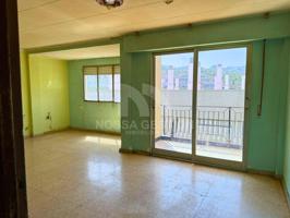 Se Vende Piso amplio de 3 dormitorios con balcón en cuarta planta - Gandía, Valencia photo 0