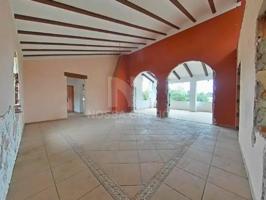 Gran Casa en Urbanización de Alberic para reformar: 428 m² para diseñar el hogar de tus sueños photo 0