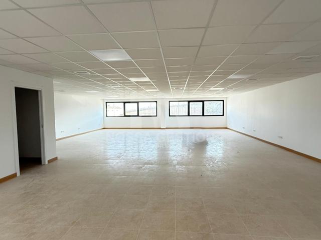 Amplia Oficina para Alquiler o Venta en Centro de Negocios SUR – Beniparrell (Valencia) 165 m² photo 0