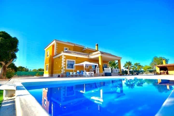 CHALETAZO EN PERLETA EN VENTA Y ALQUILER photo 0