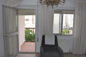 SE VENDE PISO DE 4 DORMITORIOS EN AVDA. ANDALUCIA (CADIZ) con opcion a garaje en el mismo edificio photo 0