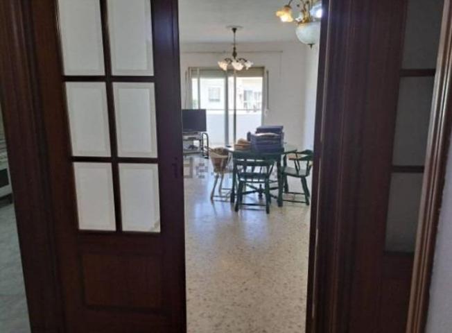 SE VENDE BONITO PISO EN EXCELENTE ZONA photo 0