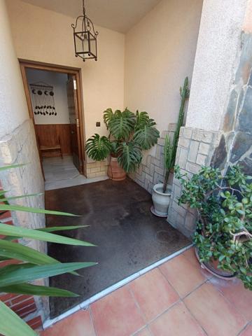 PRECIOSO ADOSADO EN PUERTAS DEL SUR photo 0