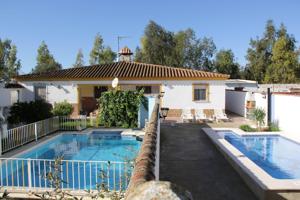 SE VENDE CHALET DE 6 DORMITORIOS EN PINAR DE LOS FRANCESES photo 0
