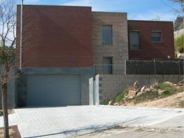 Casa en venta en Vilanova del Vallès photo 0