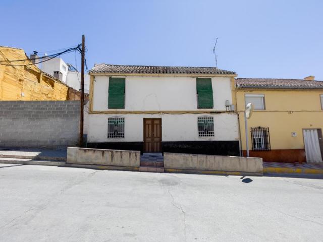 Casa junto al ayuntamiento de Pinos Puente photo 0