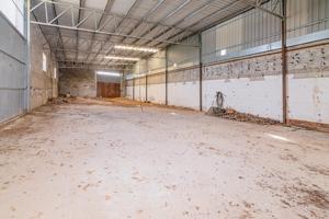 ¡GRAN OPORTUNIDAD! NAVE INDUSTRIAL EN LOJA, UBICACIÓN ESTRATÉGICA! photo 0