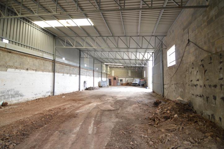 ¡GRAN OPORTUNIDAD! NAVE INDUSTRIAL EN LOJA, UBICACIÓN ESTRATÉGICA! photo 0