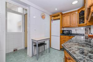 Piso en Zona Hipercor photo 0