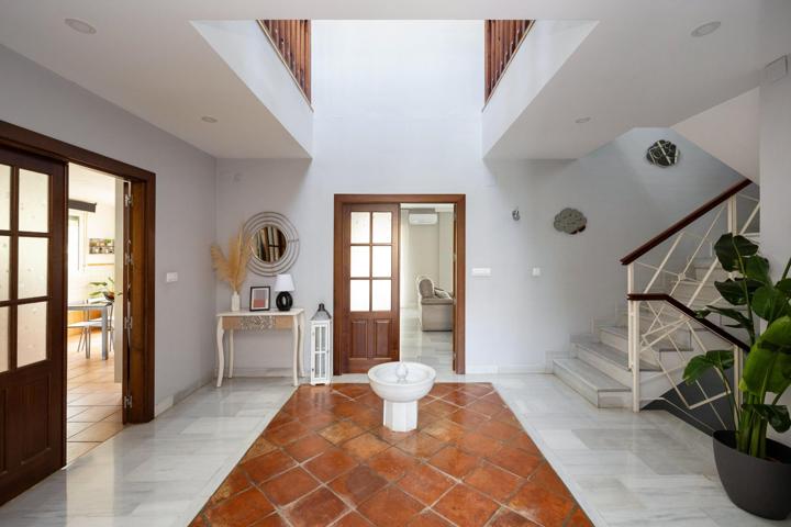 Unifamiliar En venta en Altos De La Zubia, La Zubia photo 0