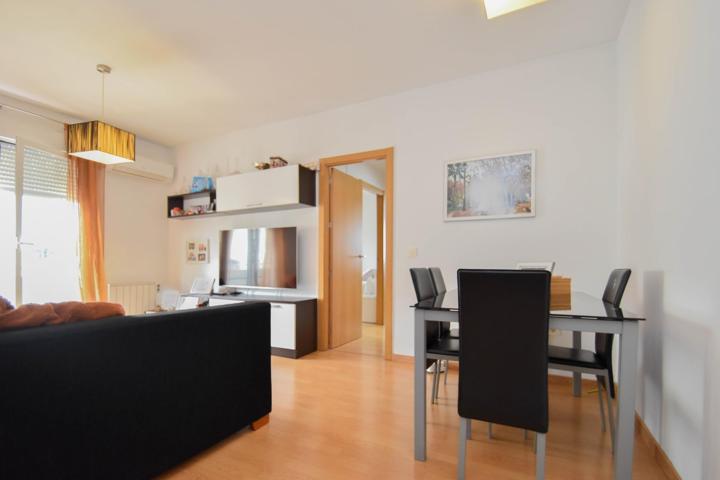 HERMOSO Y COQUETO PISO A LA VENTA EN OTURA CENTRO, ESQUINA, 3 DORMITORIOS, 2 BAÑOS, GARAJE, ASCENSOR photo 0