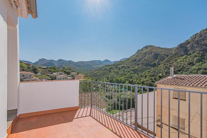ESPECTACULAR CASA TOTALMENTE REFORMADA photo 0